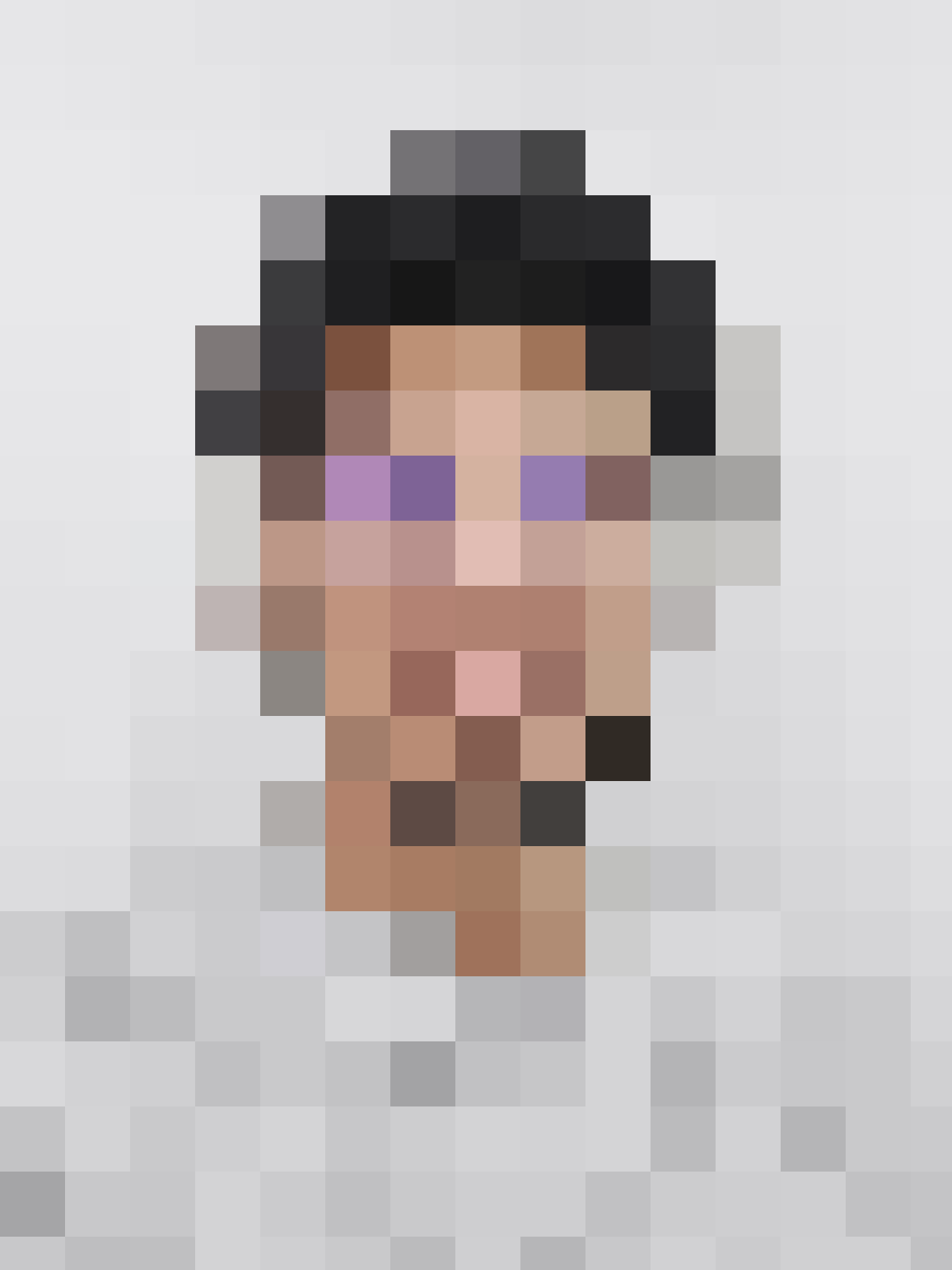 Versión pixelada del retrato de Allison, donde los rasgos están intencionalmente difuminados para proteger la identidad.